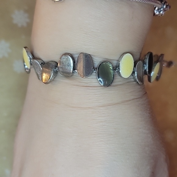 Bracelet with black & yellow enamel - Picture 4 of 6